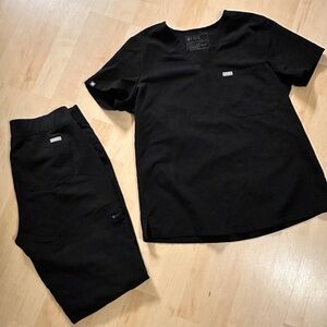 Figs Women’s Catarina Shirt and Zamora Joggers Pants Scrubs Black Set - Medium